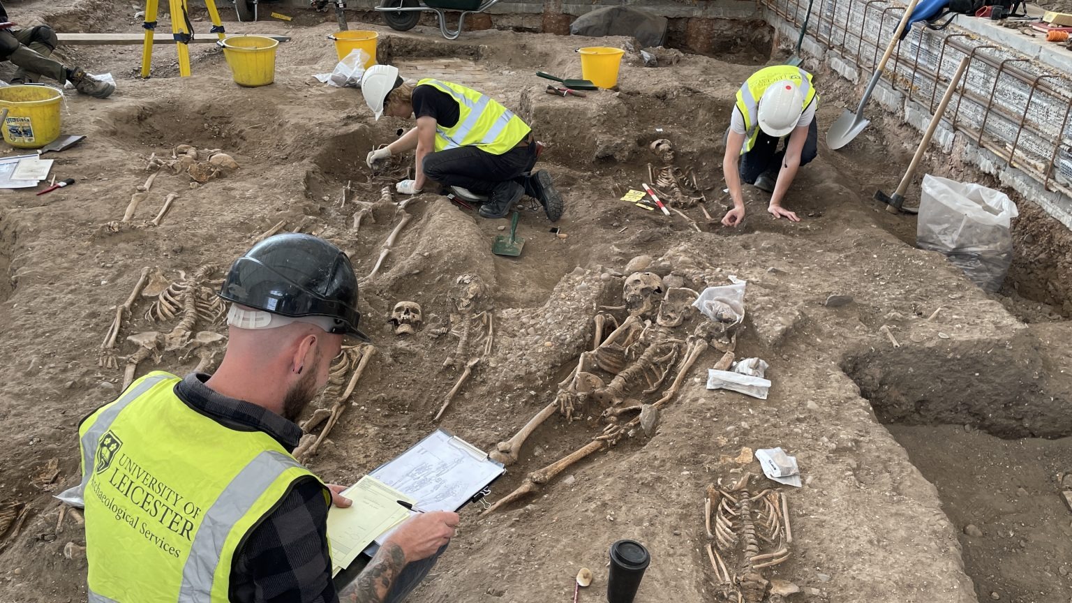 Ancient Roman Shrine And Over 1,100 Burials Found Beneath The Leicester Cathedral