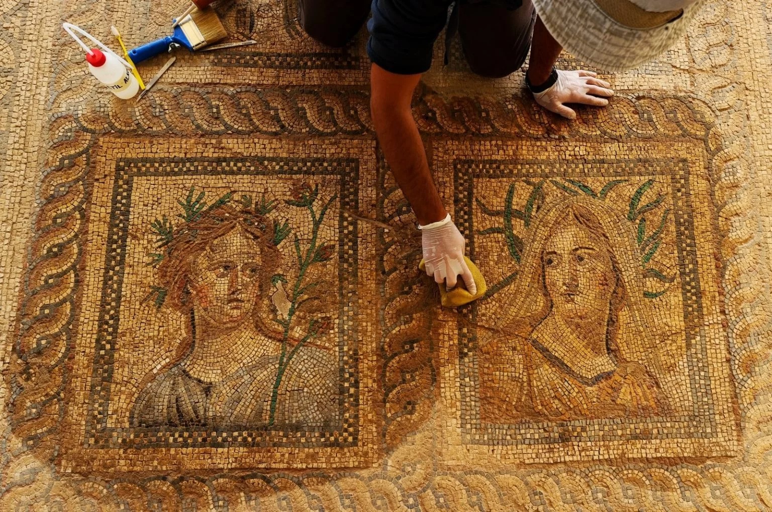 Lovingly gazing mosaics restored in Turkey’s Metropolis