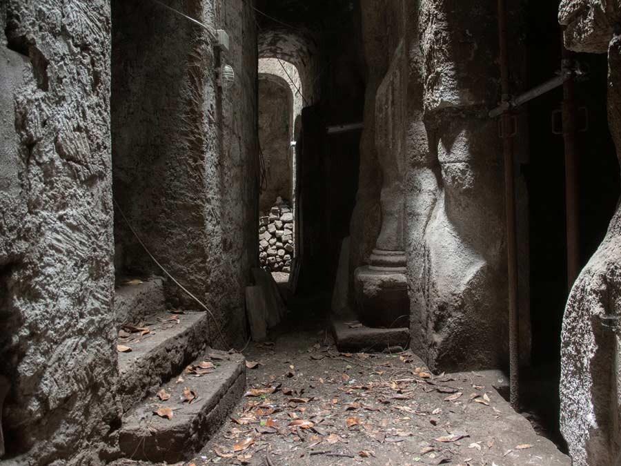 Naples Necropolis Reveals Room-Like Tombs and Rare Greek Art