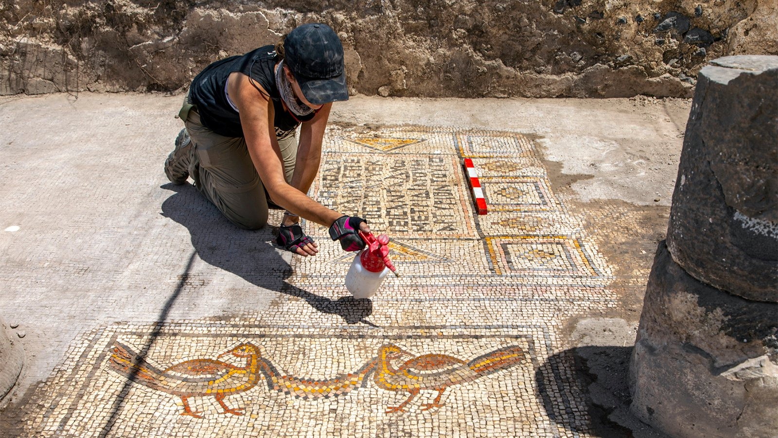 ARCHAEOLOGISTS UNCOVER MOSAICS ON THE SHORE OF THE SEA OF GALILEE